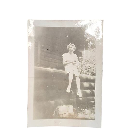 Vtg Lady in Front of Cabin Original Monochrome Photo 1946 Found Snapshot - Picture 1 of 4